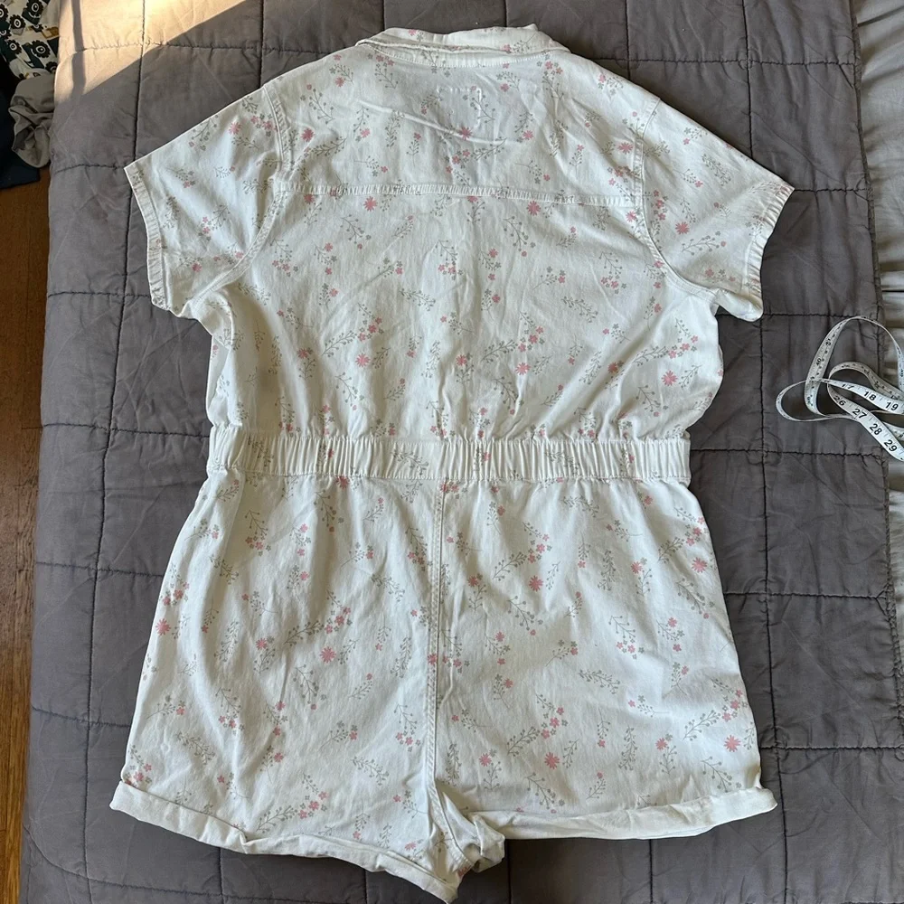 Celebrity Pink plus-sized white denim romper with pink floral print size 3XL - Picture 2 of 9